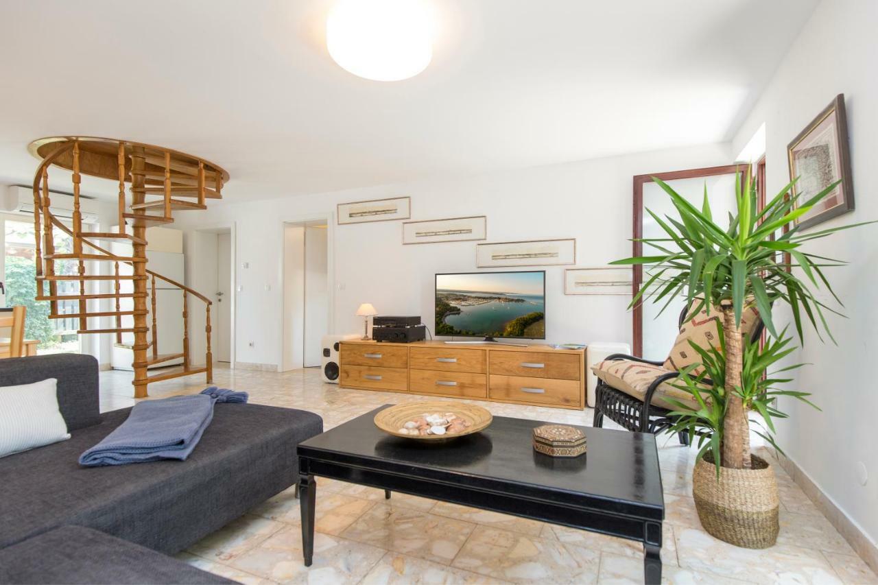 Casa Flora 3-Minutes' Walk From The Beach Novigrad Istria Extérieur photo